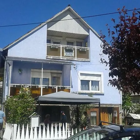 Kwatera prywatna Szabo Apartmanhaz *